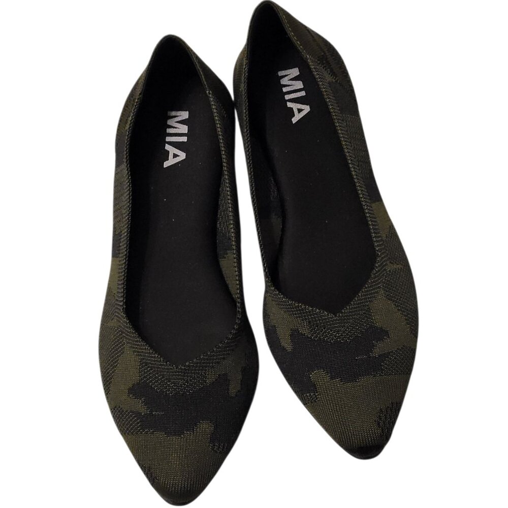 MIA Kerri Camo Pointed Flats- Size 6.5 (NEW)